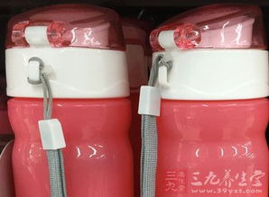 保溫杯使用誤區 泡茶裝果汁請慎重